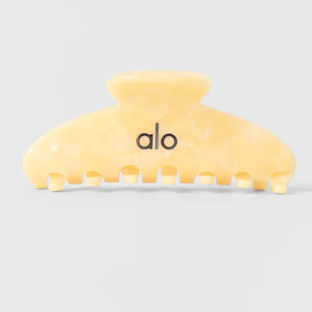 90’s Claw Clip - Candlelight Yellow - Picture 3 of 3